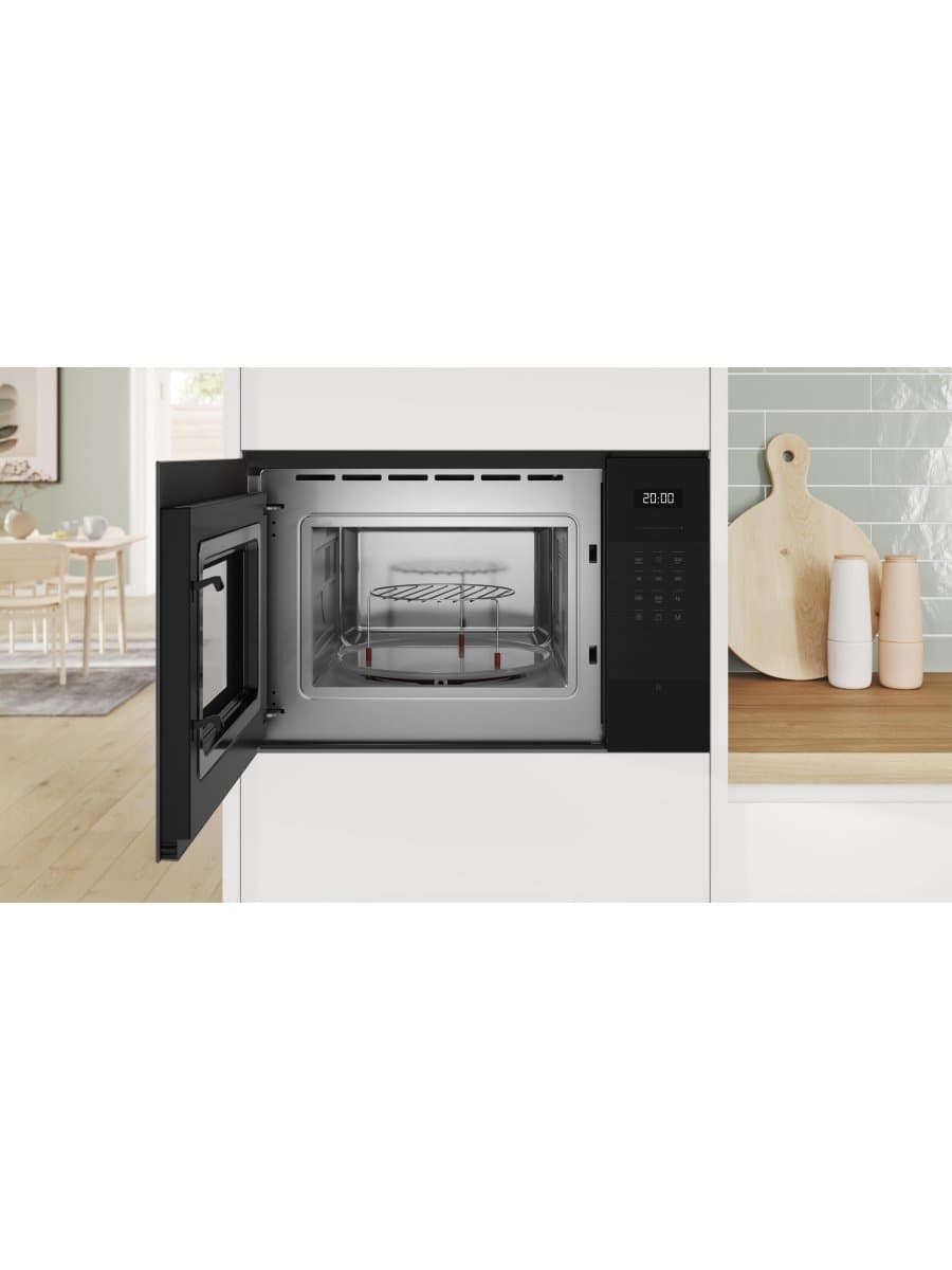 Встраиваемая микроволновая печь Bosch BEL554MB2, 25 л, 900 Вт, гриль 1200 Вт, чёрная