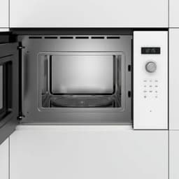 Встраиваемая микроволновая печь Bosch BFL524MW0, 20 л, 800 Вт, белая