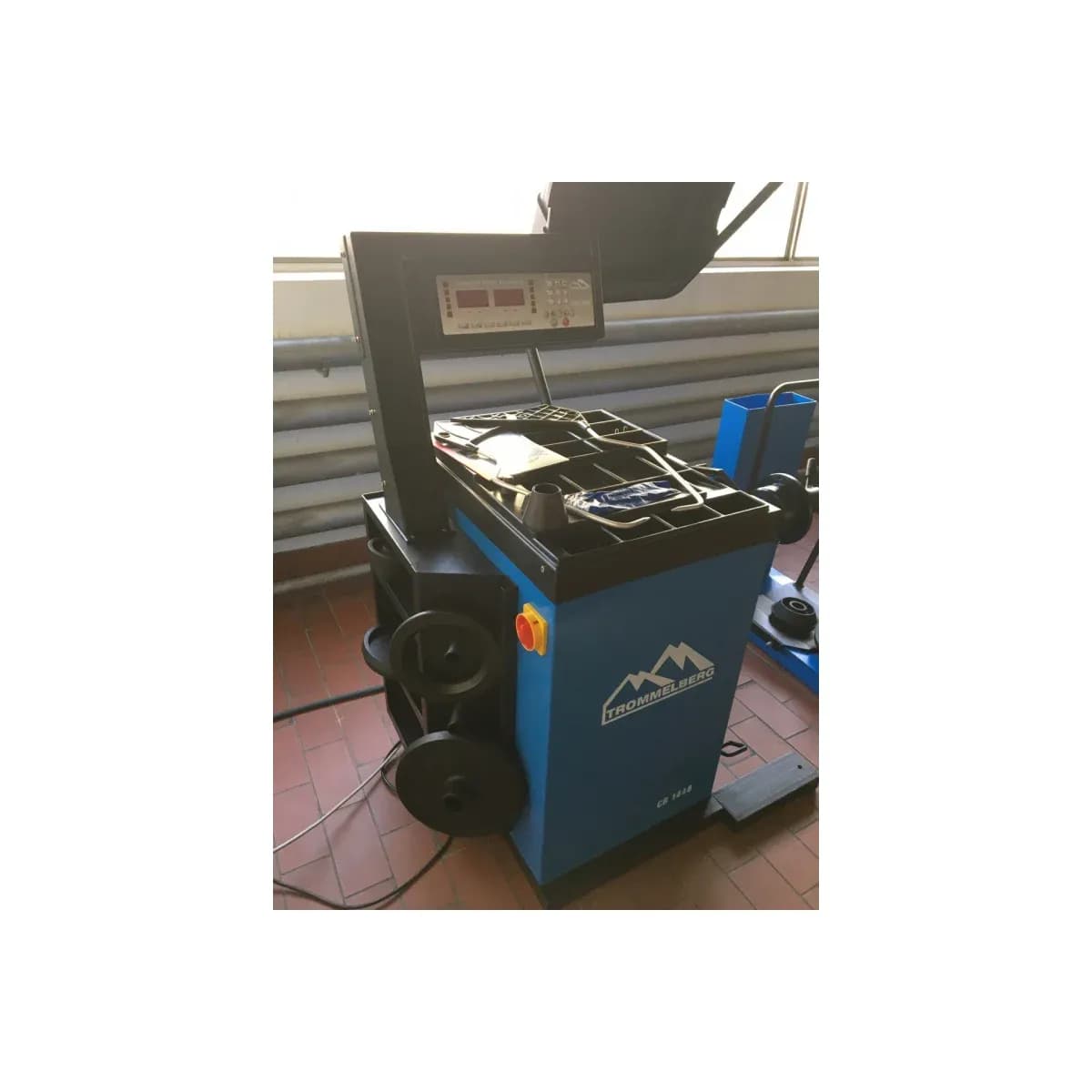 Станок балансировочный TrommelBerg CB1448 CB1448 для колес до 200 кг