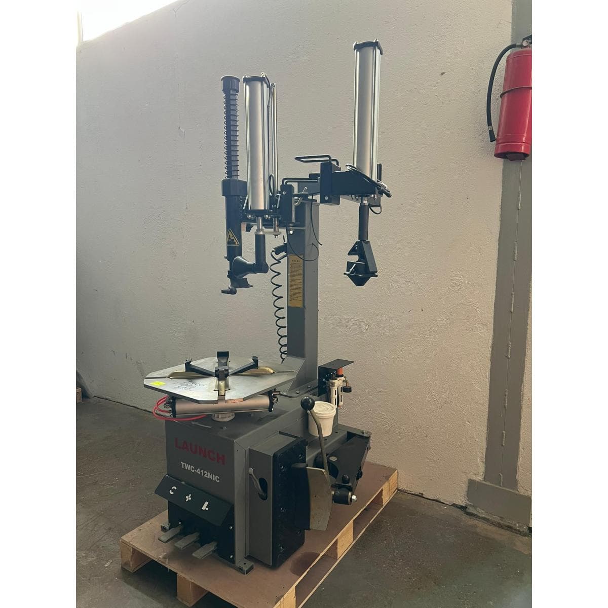 Launch TWC-412NIC Шиномонтажный станок