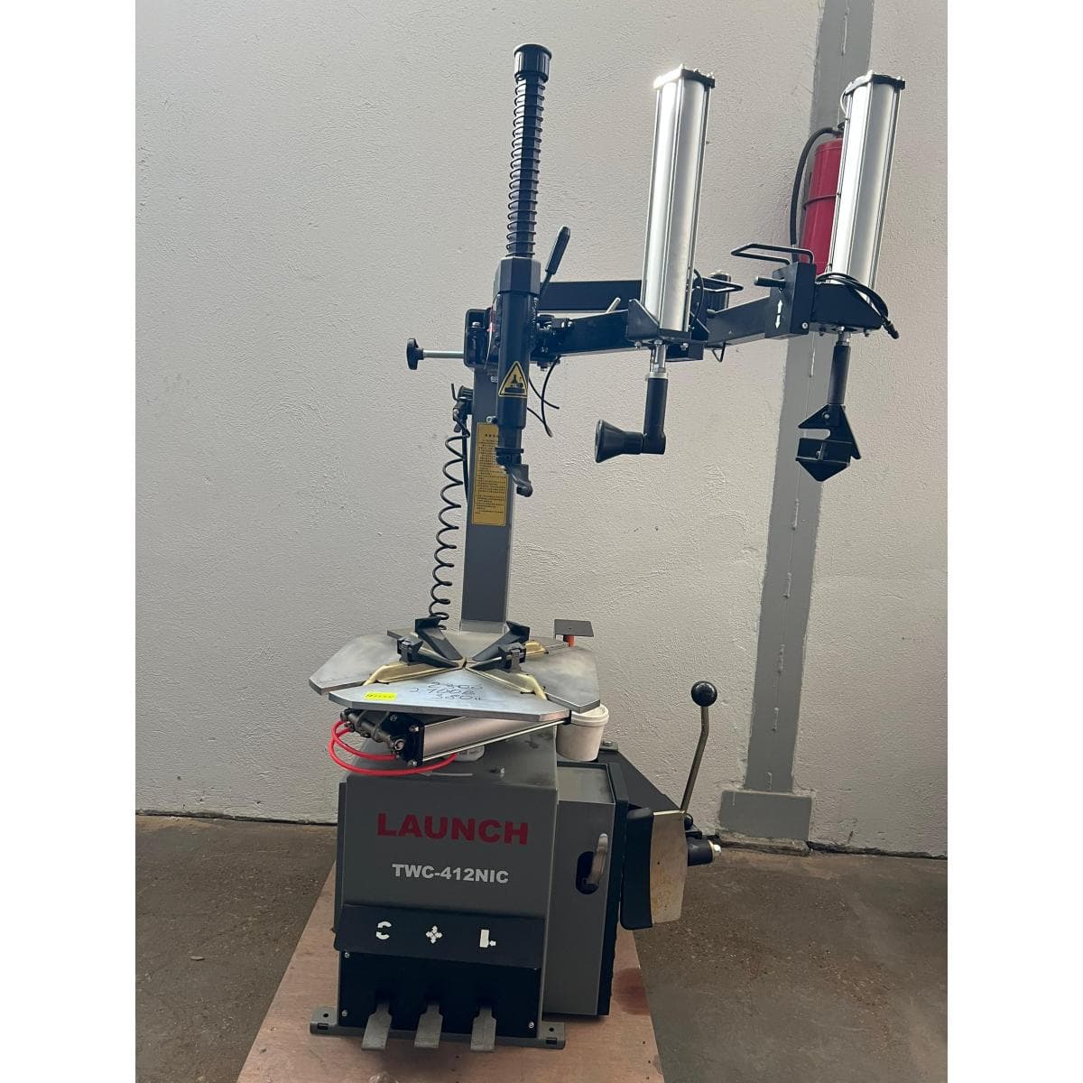 Launch TWC-412NIC Шиномонтажный станок