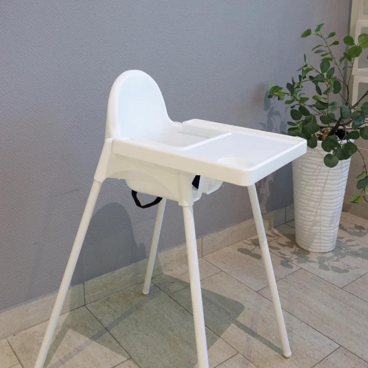 Стульчик для кормления белый (М6247)
