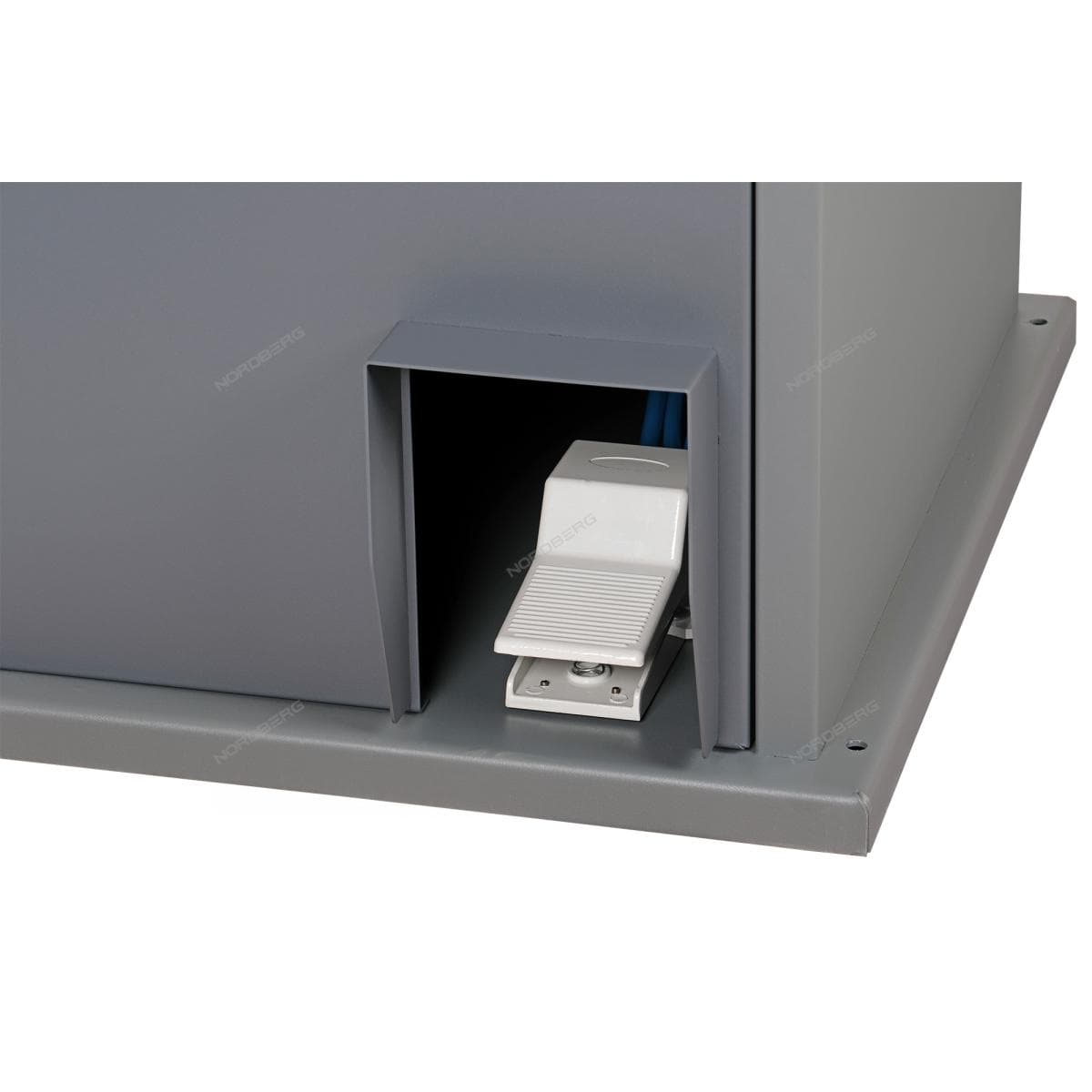 Пневматический станок для заклепки тормозных колодок, цилиндр 160, с тумбой NORDBERG NR8TM