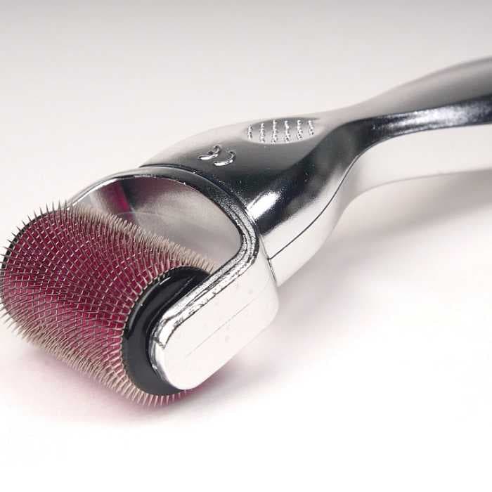 Аппликатор массажный в форме валика (мезороллер) 1200 иголочек (F 0115)