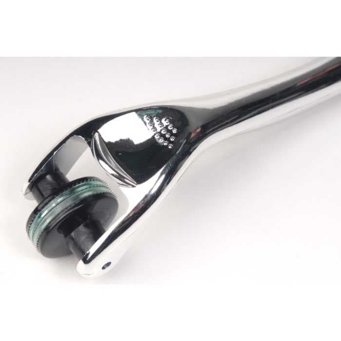 Аппликатор массажный в форме валика (мезороллер) 180 иголочек (F 0113)