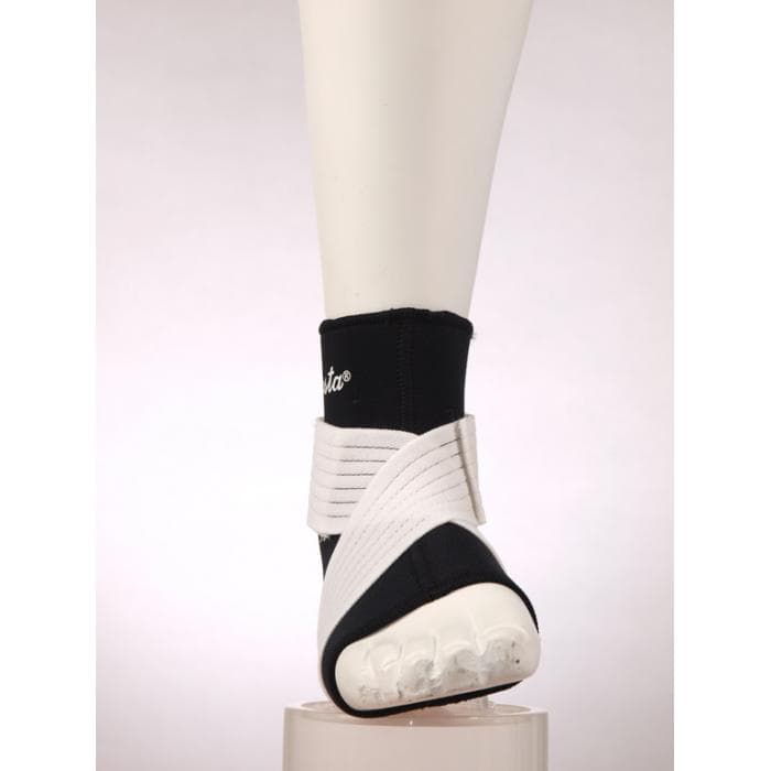 Неопреновый фиксатор голеностопа с дополнительными стяжками FOSTA (F 2223)