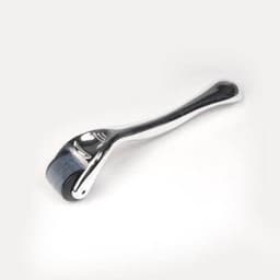 Аппликатор массажный в форме валика (мезороллер) 540 иголочек (F 0114)