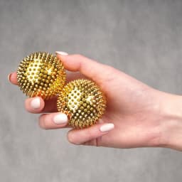 Аппликатор акупунктурный в виде шара (с магнитом и шипами) Золото (F 0116)