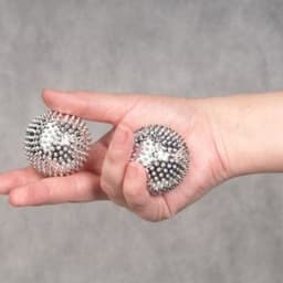 Аппликатор акупунктурный в виде шара (с магнитом и шипами) Серебро