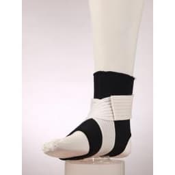 Неопреновый фиксатор голеностопа с дополнительными стяжками FOSTA (F 2223)