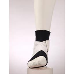 Неопреновый фиксатор голеностопа с дополнительными стяжками FOSTA (F 2223)