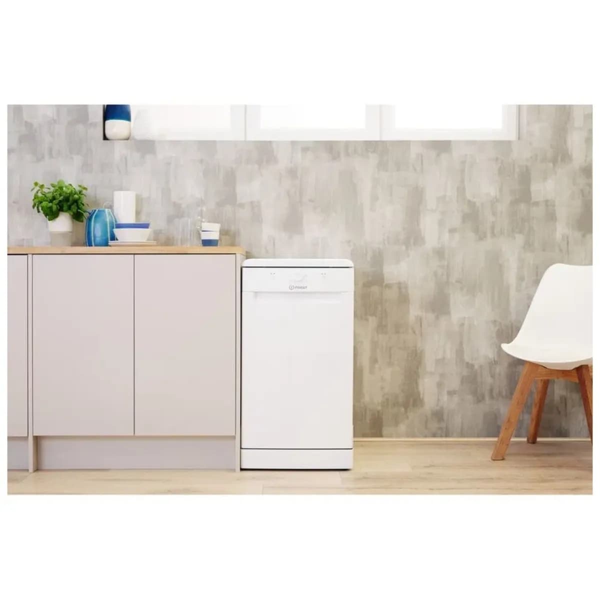 Посудомоечная машина Indesit DSCFE 1B10 RU