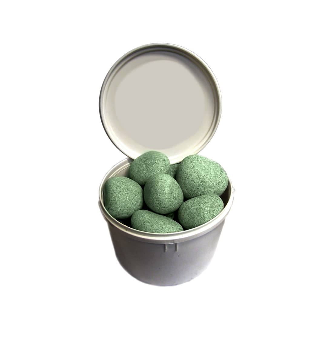 Камень Жадеит шлифованный средний (ведро 20 кг)