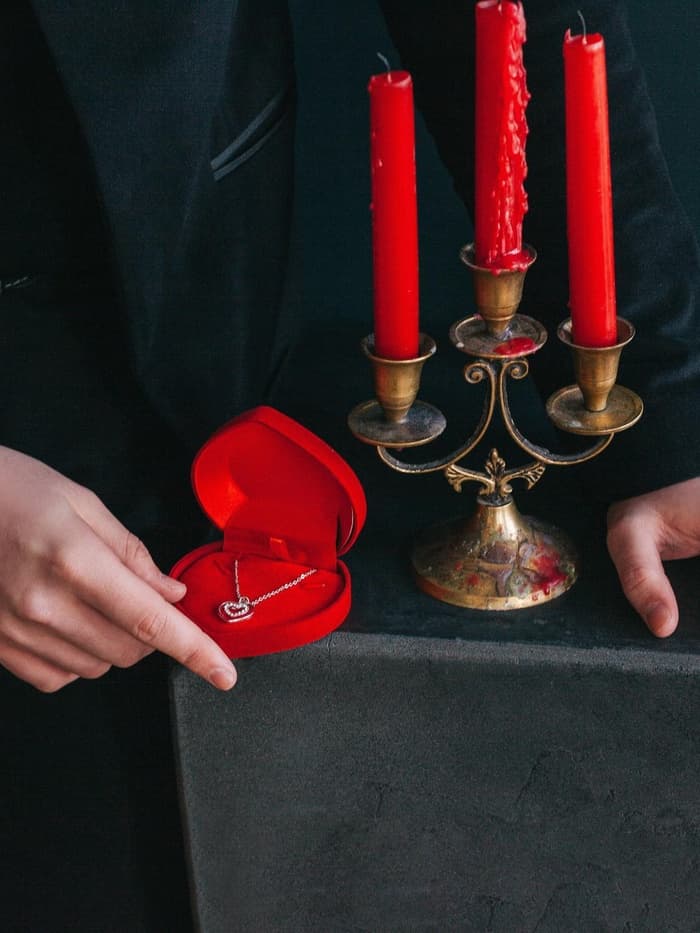 Футляр под набор украшений «Сердце», бархатный, 9×8.5 см, красный