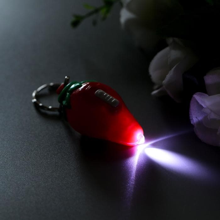 Фонарик брелок для ключей на кольце «Клубничка», светит, 3×5.5×3 см, МИКС