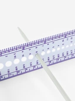 Линейка для определения размера спиц для вязания, 14 см