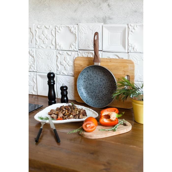 Мельница для специй Доляна «Дуновение леса», 12×4.3 см, керамический механизм, чёрная