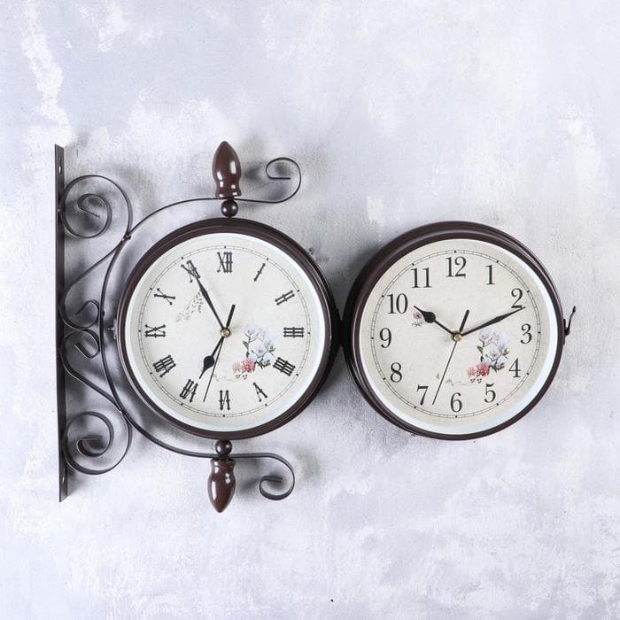 Часы настенные интерьерные «Розы», двусторонние, на подвесе, бесшумные, плавный ход, 30×35 см, циферблат d=19 см, от батареек 2×АА
