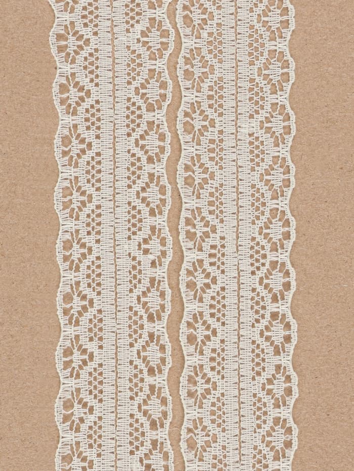 Кружево капроновое, 30 мм × 10±1 м, молочное