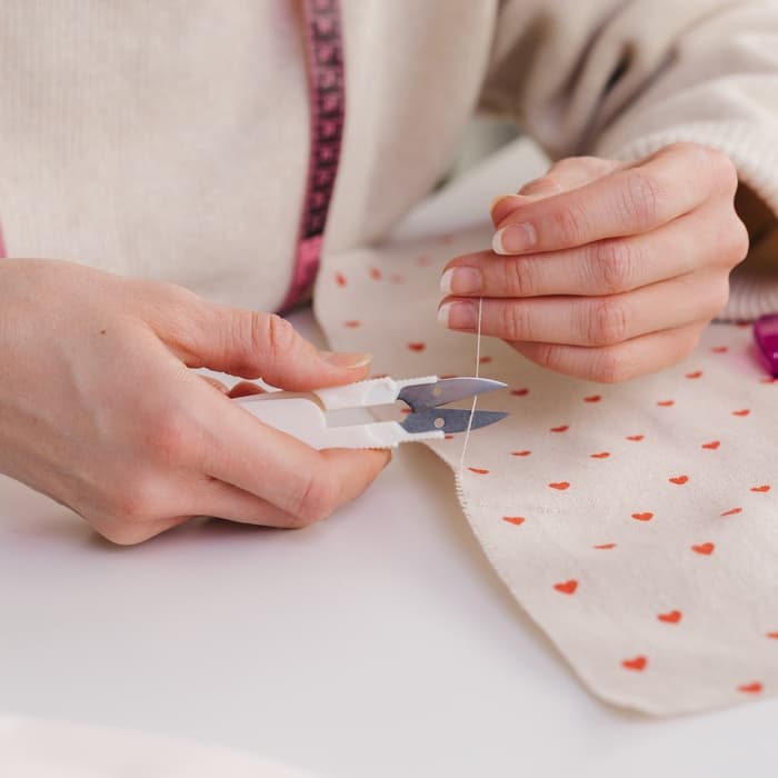 Ножницы для обрезки ниток, с защитным колпачком, 12 см, МИКС