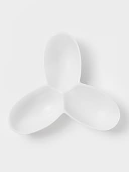 Менажница 3 ячейки Wilmax, d=17 см, фарфор, белая