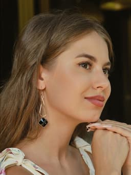 Серьги висячие со стразами «Капля с ромбом», цвет чёрный в розовом золоте, 7.2 см