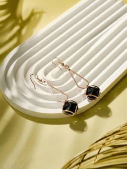 Серьги висячие со стразами «Капля с ромбом», цвет чёрный в розовом золоте, 7.2 см