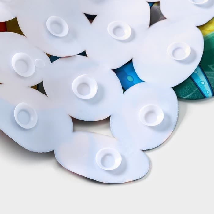 Коврик противоскользящий в ванну на присосках Доляна «Яркие рыбы», 35×68 см