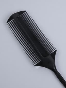 Расчёска для окрашивания, с хвостиком, 23×4 (±1) см, чёрная