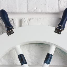 Вешалка настенная «Штурвал», крючки декоративные, 3 крючка на панно, бело-синяя, 45×28×5 см