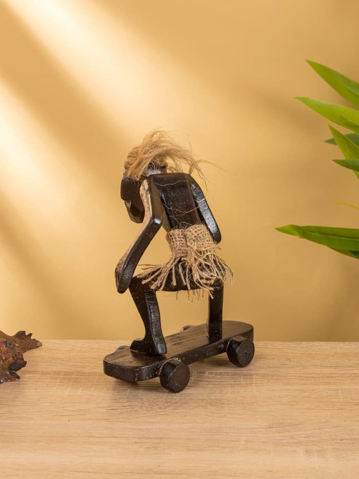 Сувенир «Абориген на скейте», 20 см, дерево