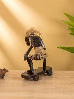 Сувенир «Абориген на скейте», 20 см, дерево