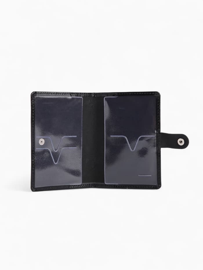 Обложка для паспорта на кнопке, натуральная кожа, чёрная