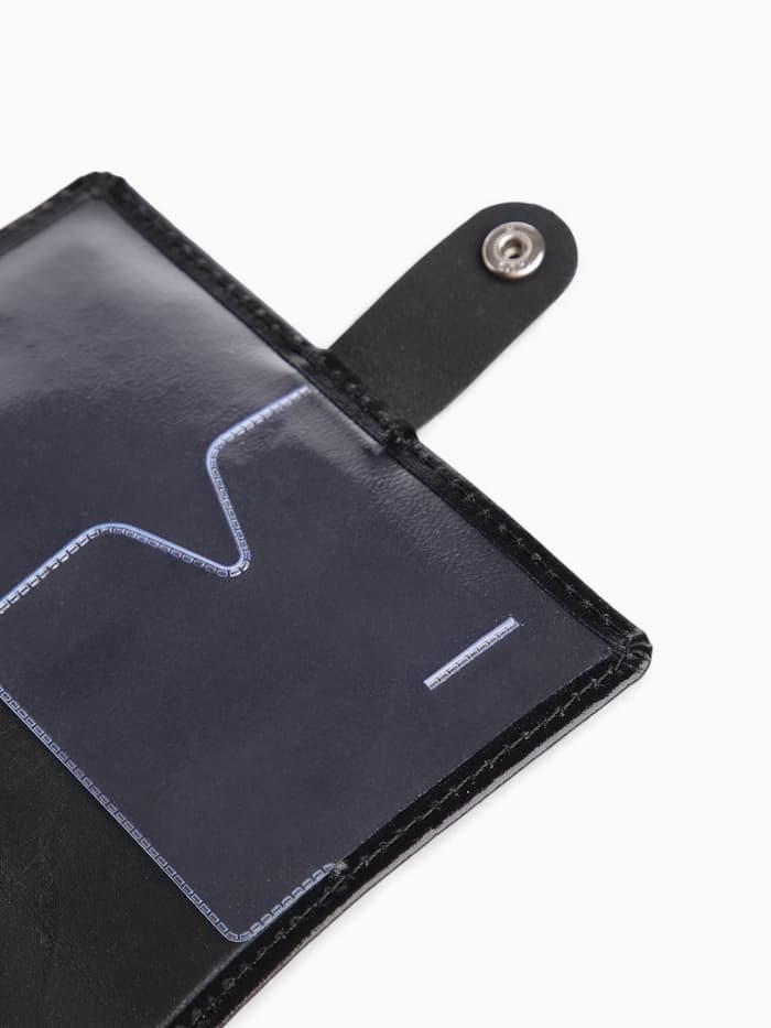 Обложка для паспорта на кнопке, натуральная кожа, чёрная