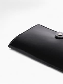 Обложка для паспорта на кнопке, натуральная кожа, чёрная