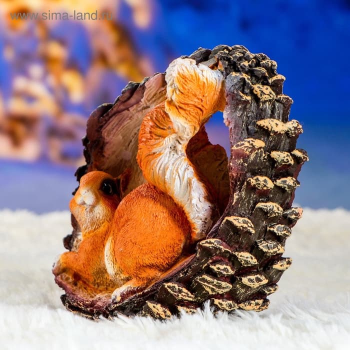 Садовая фигура из полистоуна «Белка в шишке», 25×20×14 см