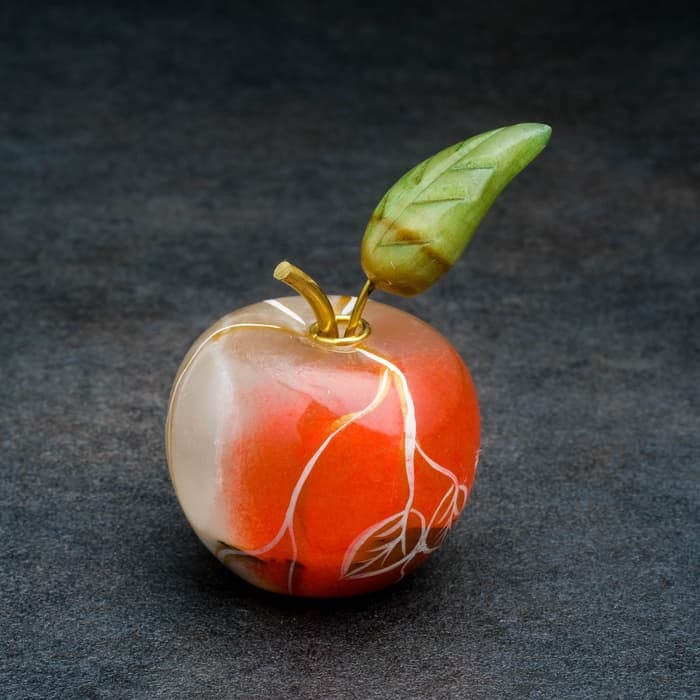 Фигурка «Яблоко», 4.5×5 см, селенит