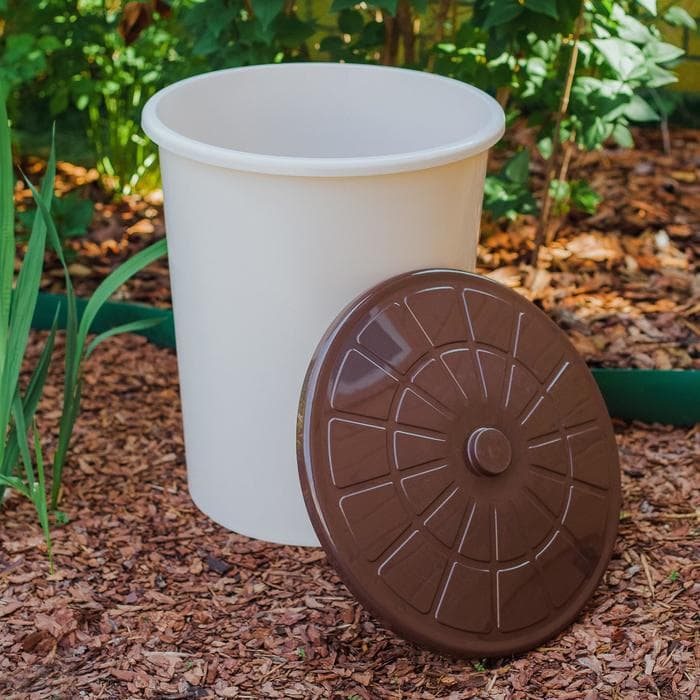 Бак хозяйственно - бытовой, 100 л, пластиковый, с крышкой, бежевый