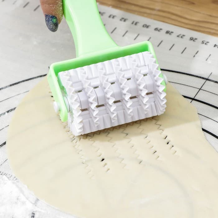 Валик для нарезки теста Доляна «Яркий», 17×8×4.5 см, фактурный, пластик, зелёный