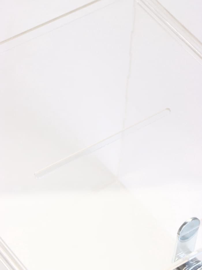 Ящик для сбора денег с врезным замком, отверстие 100×4 мм, оргстекло 2 мм, 20×20×20 см