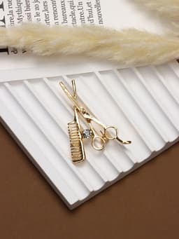 Брошь «Парикмахер», белая в золоте