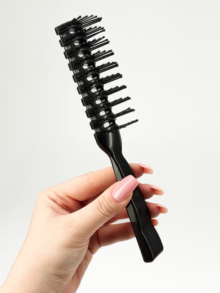 Расчёска массажная, продуваемая, 3×19 (±1) см, чёрная