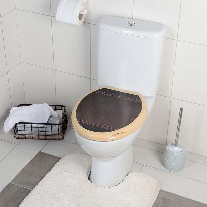 Сиденье для унитаза «Декор. Кожа», 44.5×37.5 см, с крышкой, коричневое