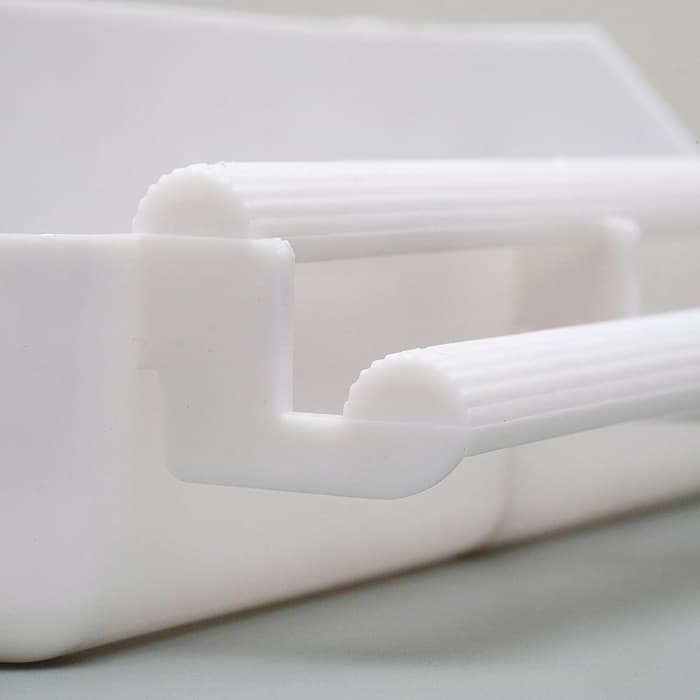 Кормушка для птиц, 21×5.8×5.6 см, с жёрдочкой для любых клеток, пластик, белая