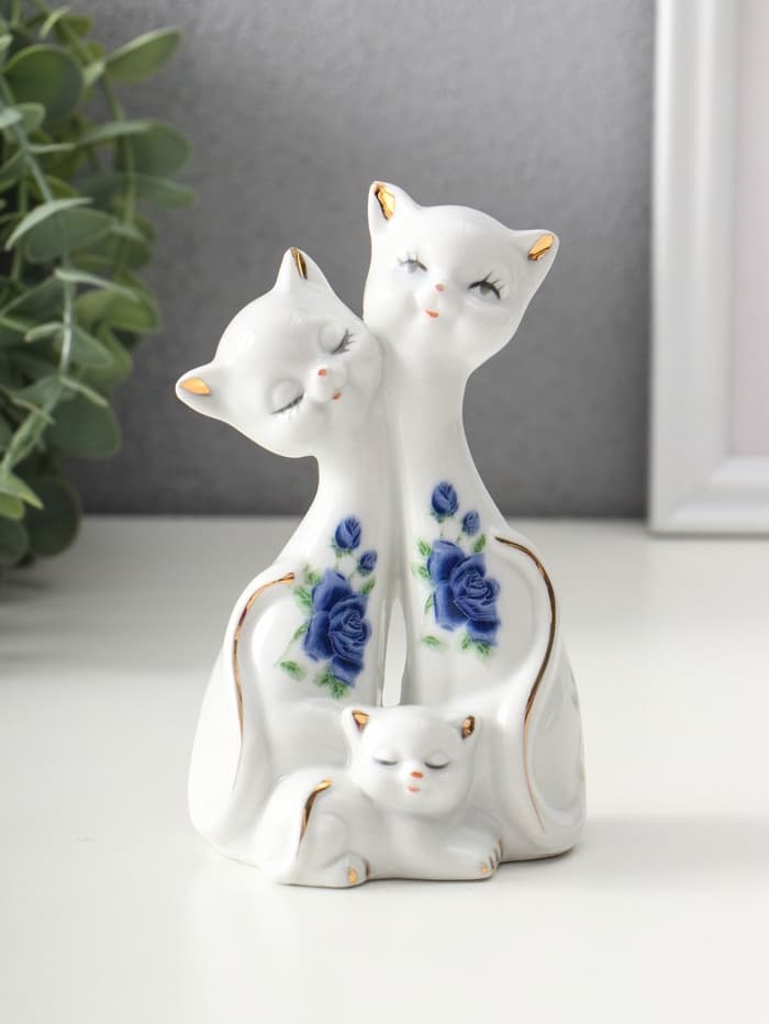 Фигурка керамика «Две кошки с котёнком», 13×8 см