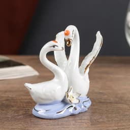 Фигурка керамика под фарфор «2 лебедя», 8×7 см