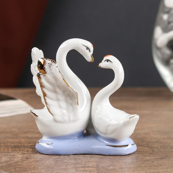 Фигурка керамика под фарфор «2 лебедя», 8×7 см