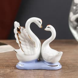 Фигурка керамика под фарфор «2 лебедя», 8×7 см