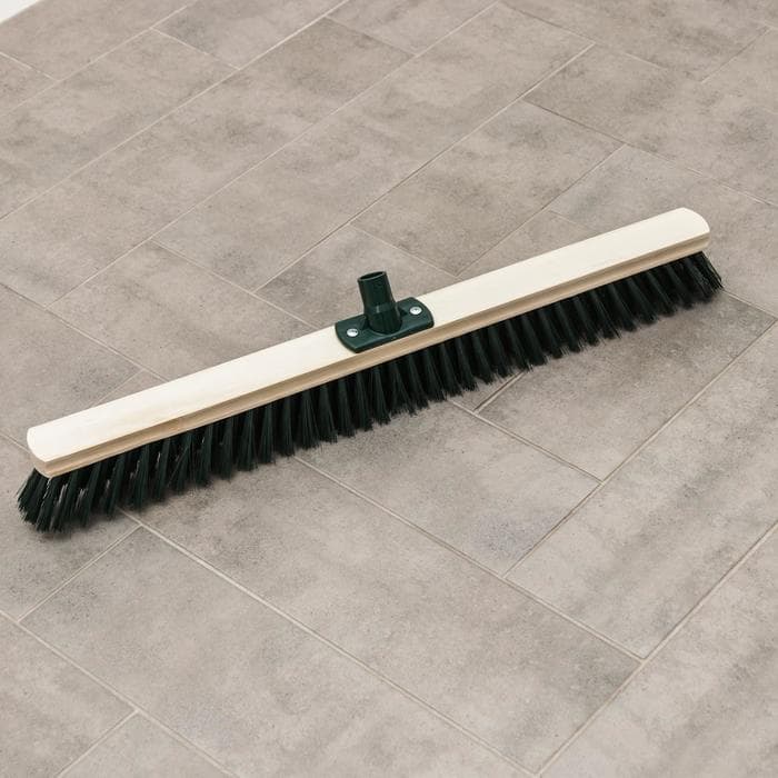 Щётка для подметания пола «Метро», 70×5 см, усиленный угловой резьбовой держатель