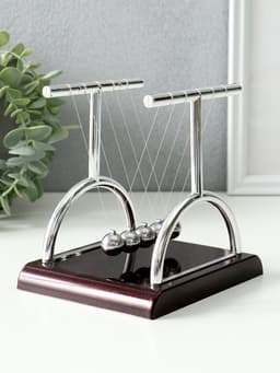 Маятник настольный антистресс «Шары техно: квадрат столбик», 13.5×13.5×11.5 см